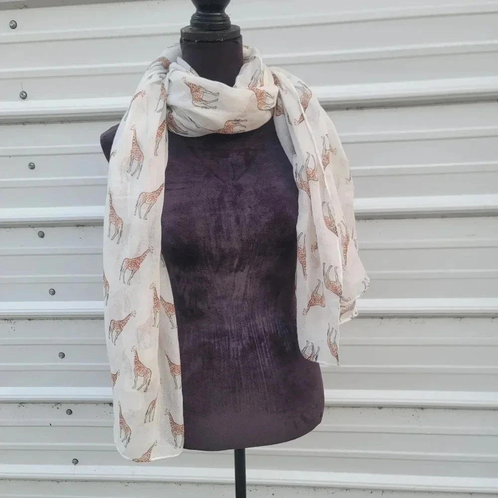Pashmina Thin Knit Scarf Giraffe Print Brown Beige Lighweight Polyester 72